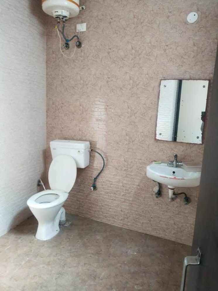Bathroom, sector 9 2 Bedroom 157 Sq.Yd. Builder Floor In Sector 9 Gurgaon 8739836