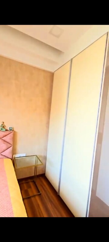 Furnished Amenities in 2 BHK Apartment at Sunteck Avenue 2, Goregaon West – for Rent