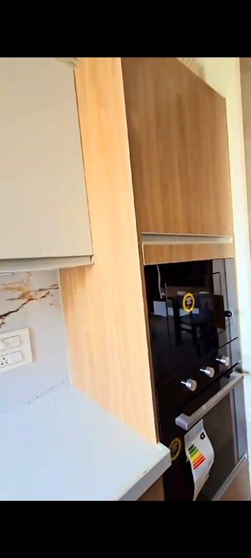 Furnished Amenities in 2 BHK Apartment at Sunteck Avenue 2, Goregaon West – for Rent