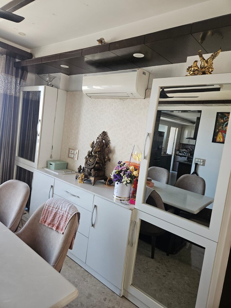 Master Bedroom, shipra-srishti 3 Bedroom 2500 Sq.Ft. Apartment In Ahinsa Khand 1 Ghaziabad 8739856