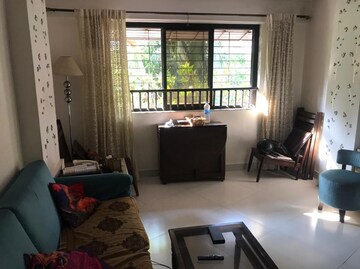 Living Room in 2 BHK Apartment at West View Vile Parle West, Vile Parle West – for Rent