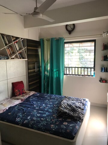 Bedroom in 2 BHK Apartment at West View Vile Parle West, Vile Parle West – for Rent