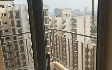 2 BHK Apartment For Rent in MRG The Balcony, Sector 93