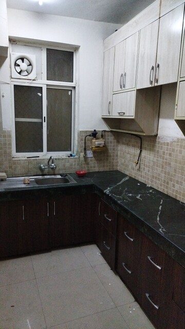 Kitchen in 3 BHK Builder Floor at Sector 41 – for Rent