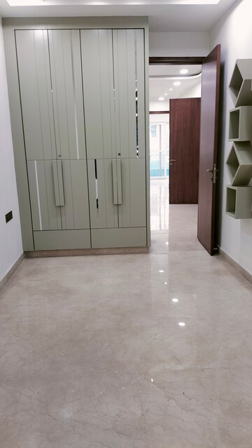 Room in 3 BHK Builder Floor at Pitampura – for Sale
