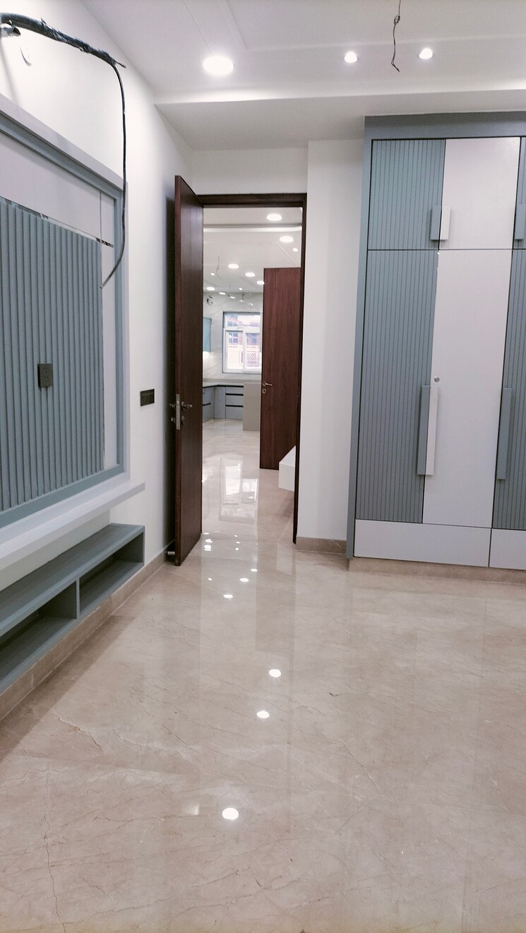 undefined, pitampura 3 Bedroom 125 Sq.Yd. Builder Floor In Pitampura Delhi 8739936