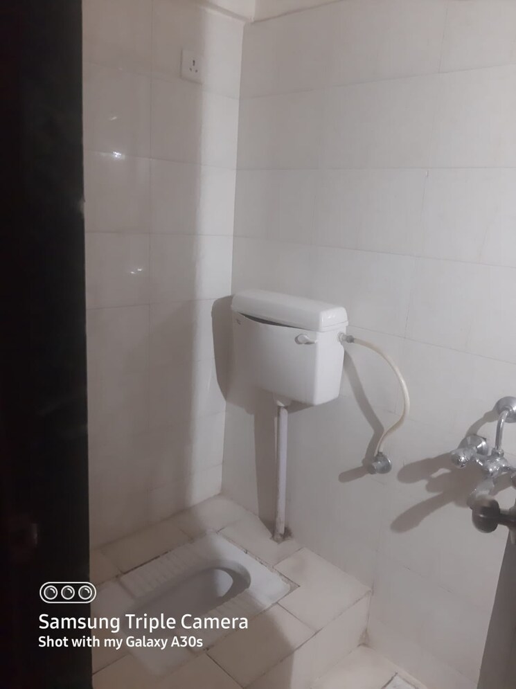 Bathroom, mantra-majestica 2 Bedroom 789 Sq.Ft. Apartment In Hadapsar Pune 8739930