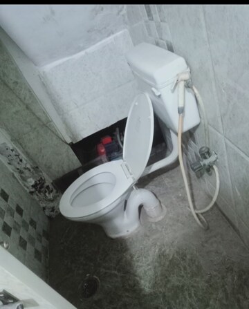 Bathroom in 1 BHK Villa at Aliganj – for Rent