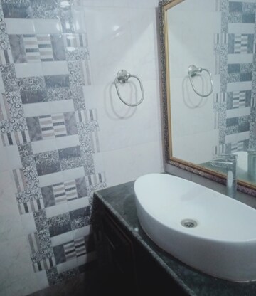 Bathroom in 1 BHK Villa at Aliganj – for Rent