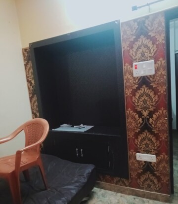 Furnished Amenities in 1 BHK Villa at Aliganj – for Rent
