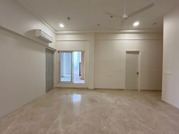 Room in 3 BHK Apartment at Indiabulls Sky Forest, Lower Parel – for Rent