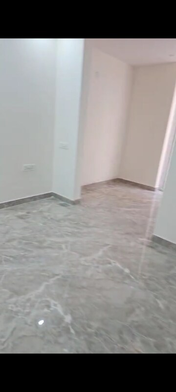 Room in 5 BHK Apartment at Rps Palms, Sector 88 – for Sale