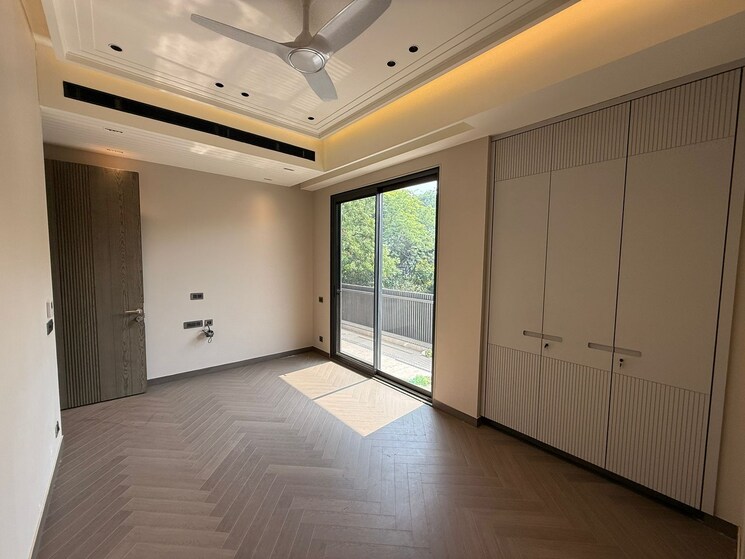 Bedroom, defence colony 3 Bedroom 1953 Sq.Ft. Builder Floor In Defence Colony Delhi 8739986