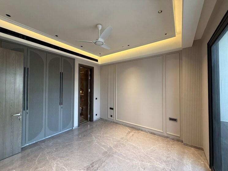 Room, defence colony 3 Bedroom 1953 Sq.Ft. Builder Floor In Defence Colony Delhi 8739986