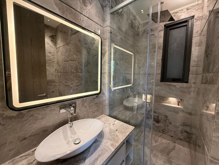 Bathroom, defence colony 3 Bedroom 1953 Sq.Ft. Builder Floor In Defence Colony Delhi 8739986