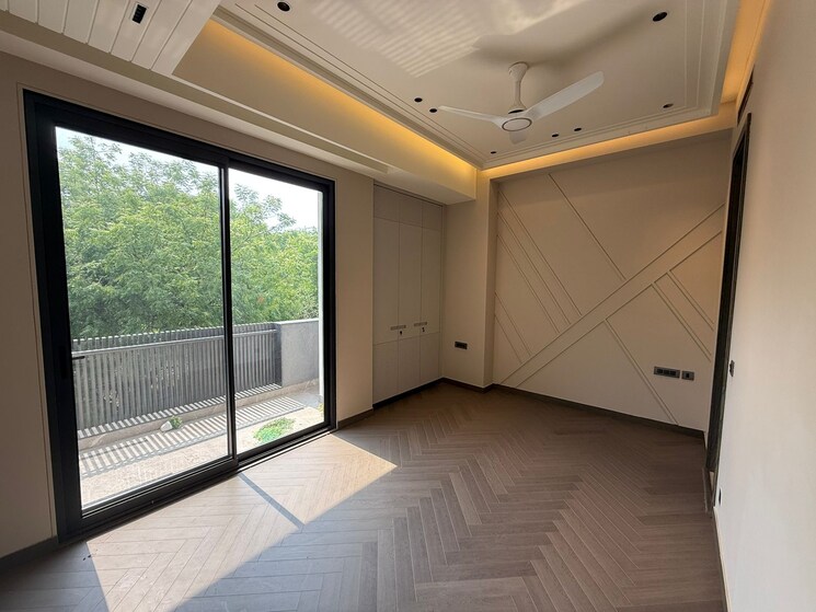 Kitchen, defence colony 3 Bedroom 1953 Sq.Ft. Builder Floor In Defence Colony Delhi 8739986