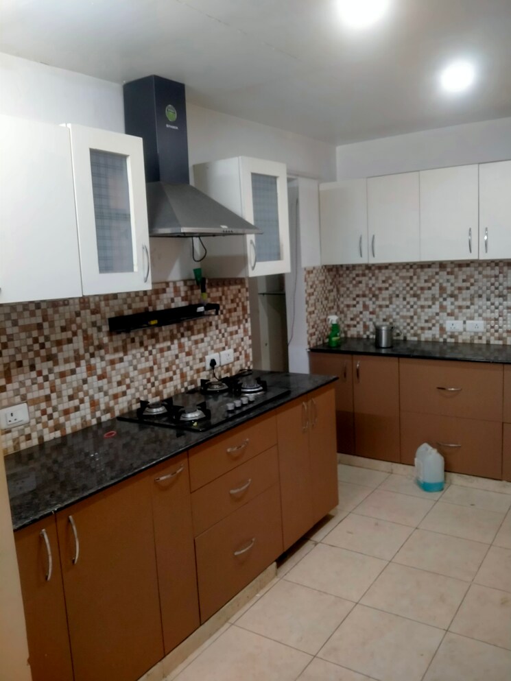 Kitchen, gomti nagar 3 Bedroom 1900 Sq.Ft. Apartment In Gomti Nagar Lucknow 8739998