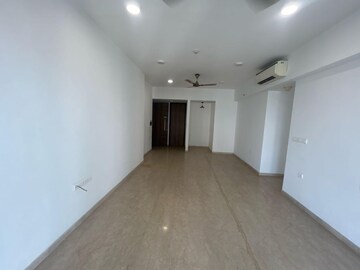 Room in 3 BHK Apartment at Lodha The Park, Worli – for Rent