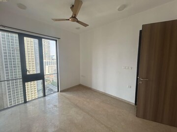 Room in 3 BHK Apartment at Lodha The Park, Worli – for Rent