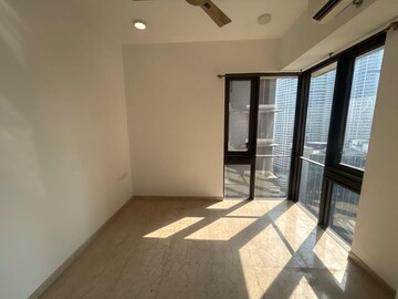 Room in 3 BHK Apartment at Lodha The Park, Worli – for Rent