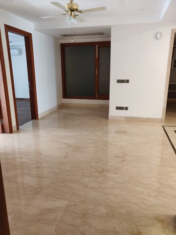 Room in 4 BHK Apartment at Greater Kailash ii – for Sale
