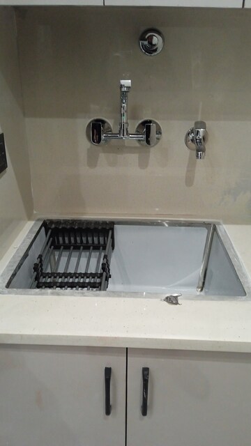 Furnished Amenities in 2 BHK Builder Floor at Sector 1 Dwarka – for Sale
