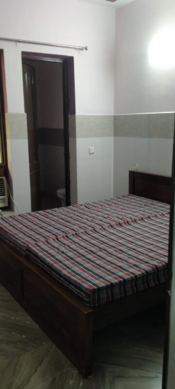 Bedroom in 2 BHK Builder Floor at Sector 46 – for Rent