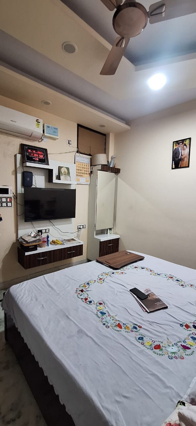 Bedroom, tilak nagar 2 Bedroom 908 Sq.Ft. Builder Floor In Tilak Nagar Delhi 8740030