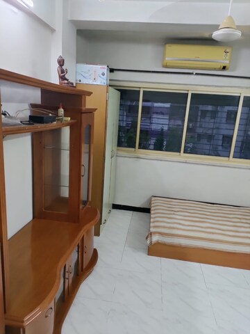 Room in 1 BHK Apartment at Neelkamal Gruh CHS LTD, Chincholi Phatak – for Rent