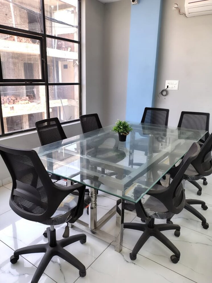 Gym, new palasia Commercial Office Space 1600 Sq.Ft. In New Palasia Indore 8740047