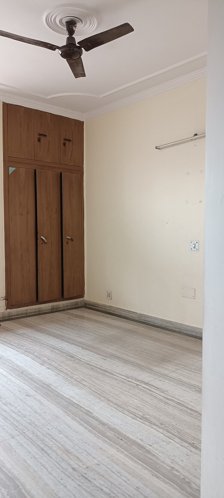 Room, sector 41 3 Bedroom 180 Sq.Yd. Villa In Sector 41 Noida 8740060