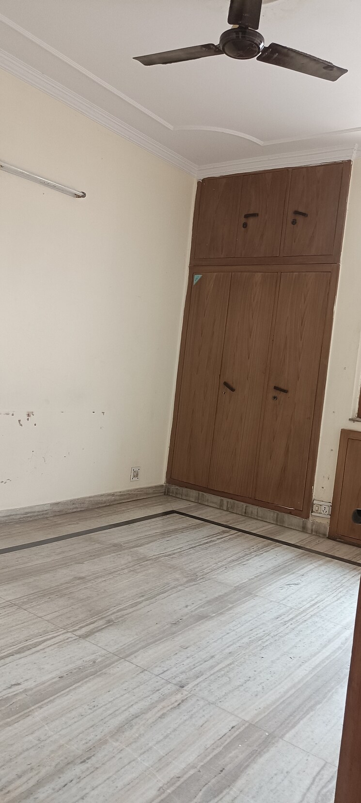 Room, sector 41 3 Bedroom 180 Sq.Yd. Villa In Sector 41 Noida 8740060