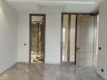 Room in 3 BHK Builder Floor at Shivalik Colony – for Rent