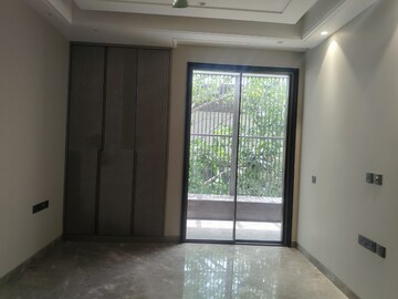 Room in 3 BHK Builder Floor at Shivalik Colony – for Rent