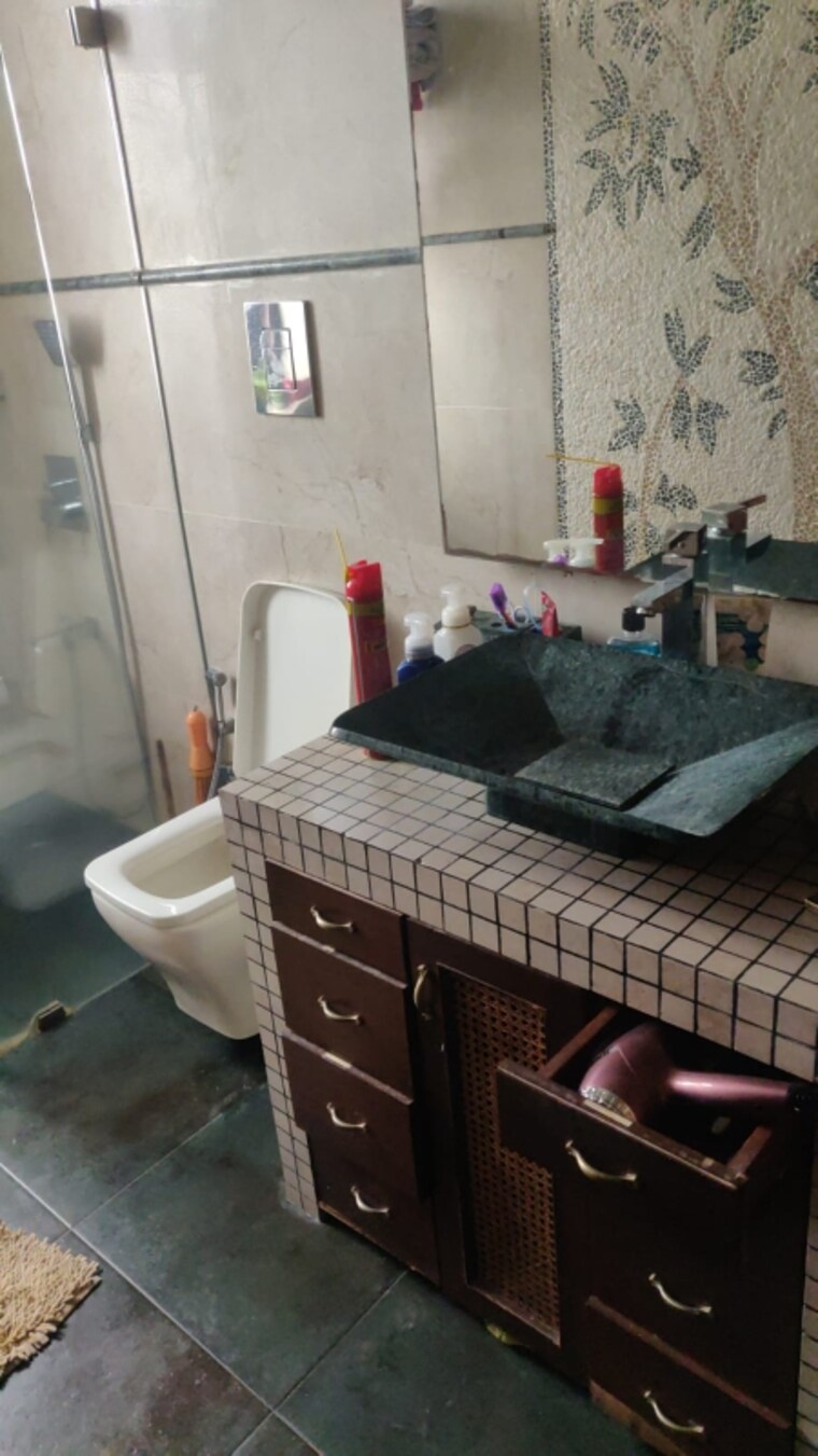 Bathroom, colaba 2 Bedroom 1200 Sq.Ft. Apartment In Colaba Mumbai 8740072