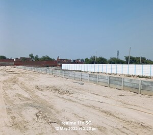  Plot For Sale in Laramda