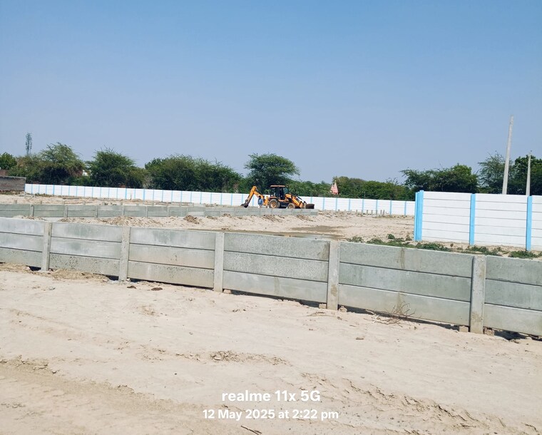 undefined, laramda  80 Sq.Yd. Plot In Laramda Agra 8740102