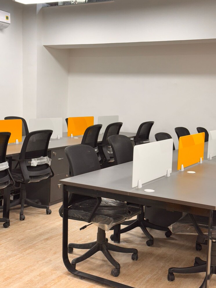 Team Area, sector 18 Commercial Office Space 1920 Sq.Ft. In Sector 18 Noida 8740124