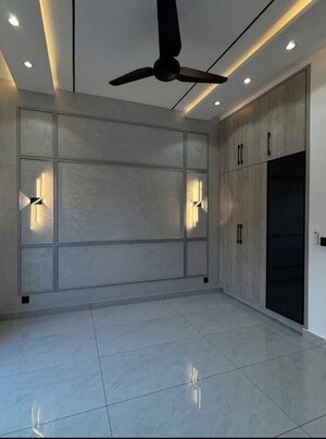 Room in 3 BHK Builder Floor at Sector 29 – for Sale