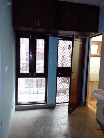 Room in 1 BHK Apartment at Molarband – for Rent