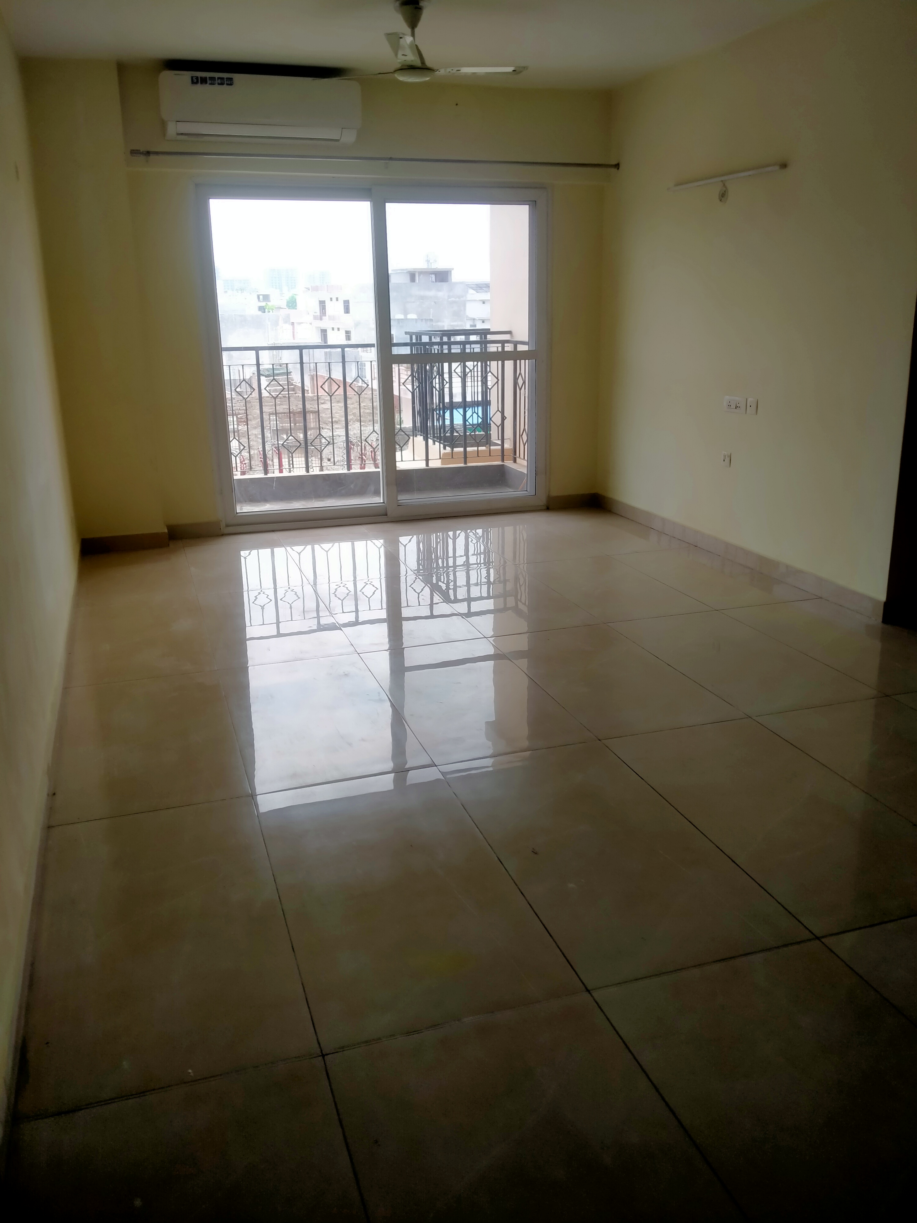 3 BHK 1950 Sq.Ft. Apartment in MI Central Park