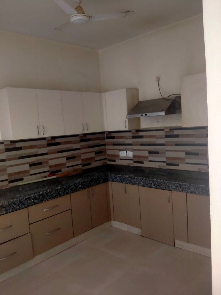 Kitchen, mi-central-park 3 Bedroom 1950 Sq.Ft. Apartment In Arjunganj Lucknow 8740157
