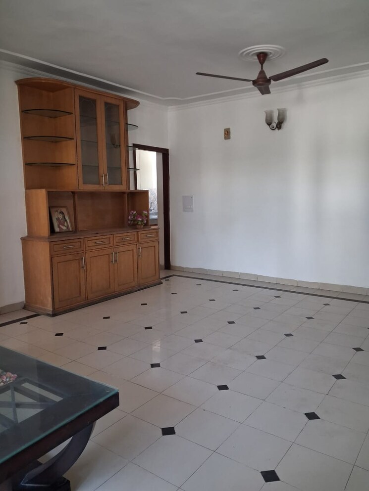 Room, ardee-city 2 Bedroom 192 Sq.Yd. Builder Floor In Sector 52 Gurgaon 8740163