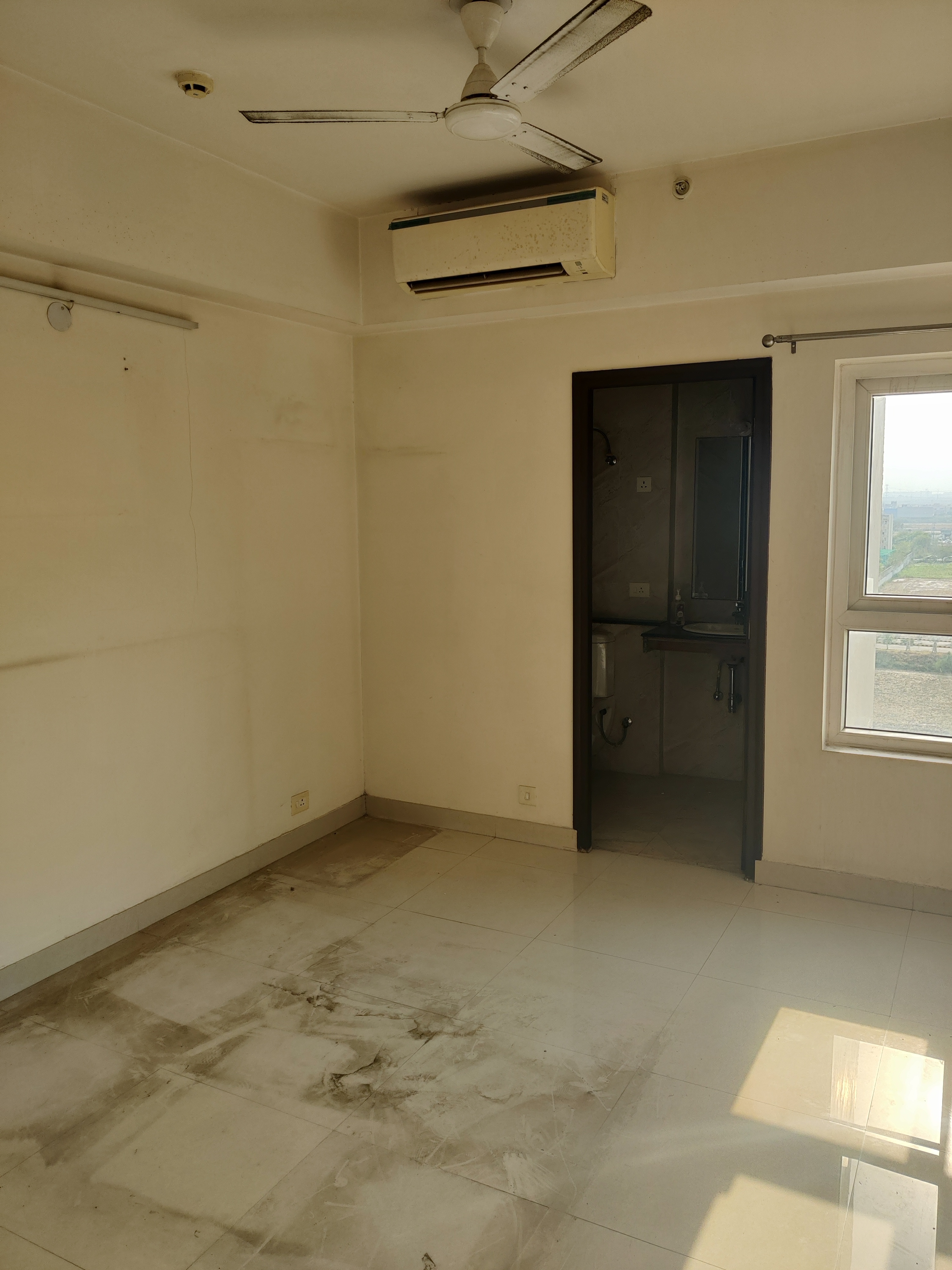 3 BHK 745 Sq.Ft. Apartment in ROF Aalayas