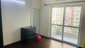 Room in 3 BHK Apartment at BPTP The Resort, Sector 75 – for Sale