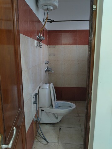 Bathroom in 1 RK Independent House at Sector 20 – for Rent