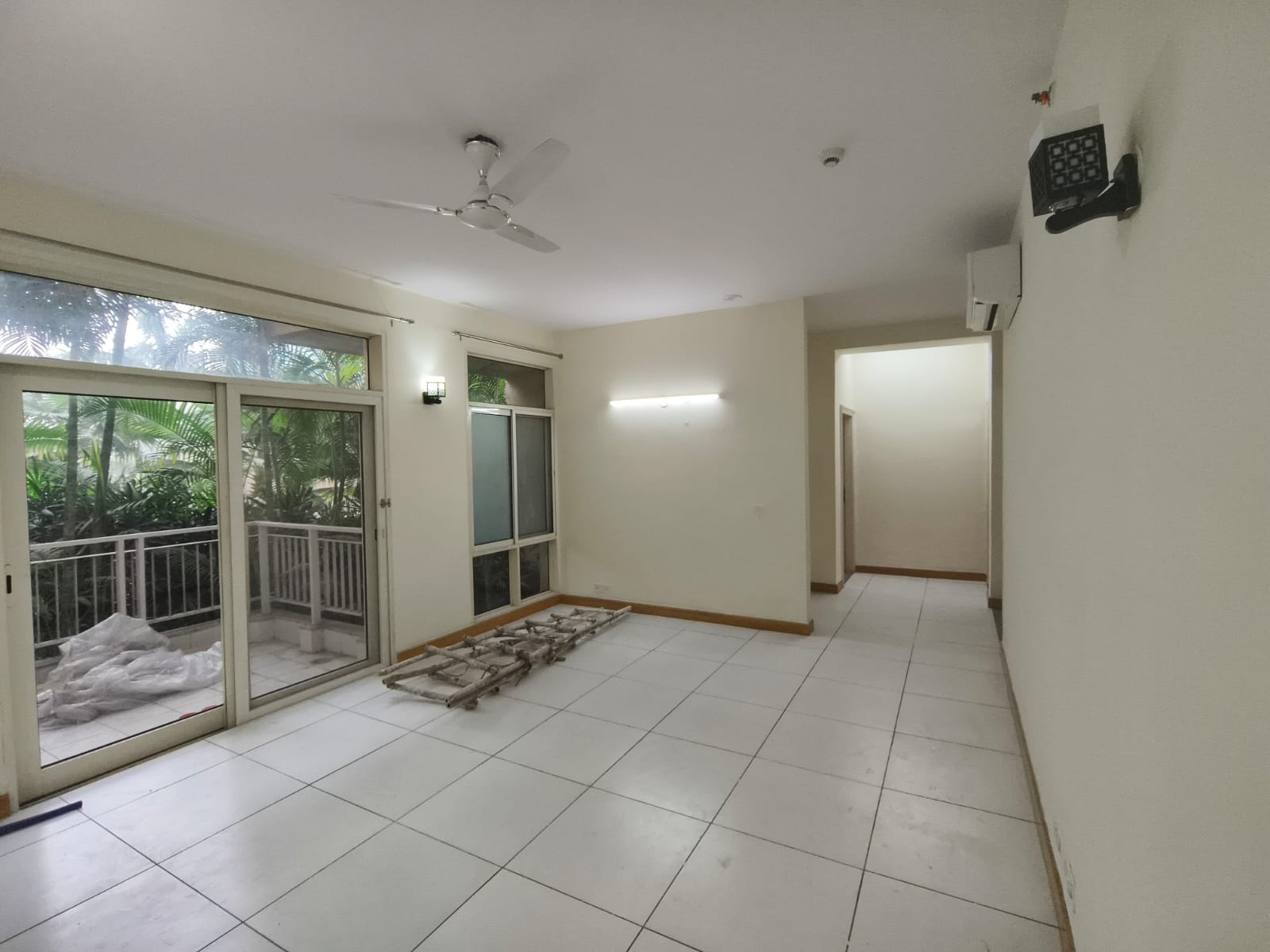 3 BHK + Servant Room Apartment For Sale in Jaypee Moon Court