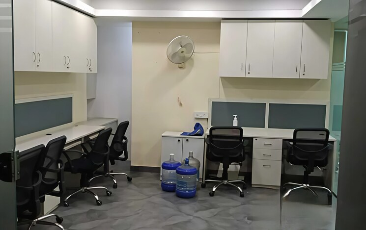 Team Area, sector 18 Commercial Office Space 500 Sq.Ft. In Sector 18 Noida 8740317