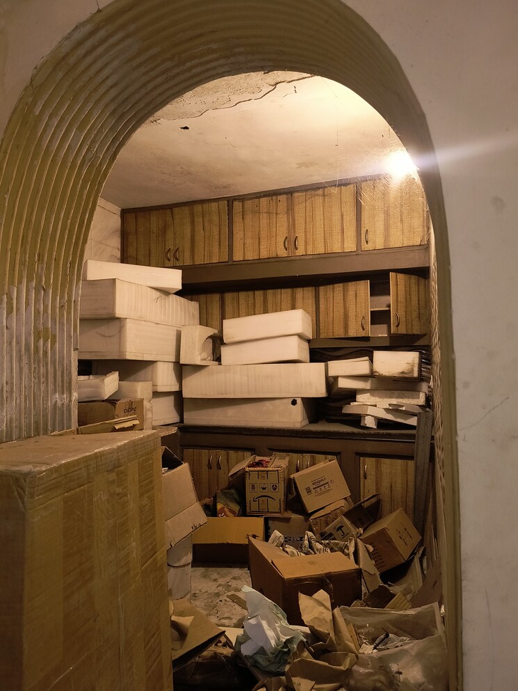 Kitchen, sarita-vihar-pocket-c-rwa 6 Bedroom 2300 Sq.Ft. Apartment In Sarita Vihar Delhi 8740420