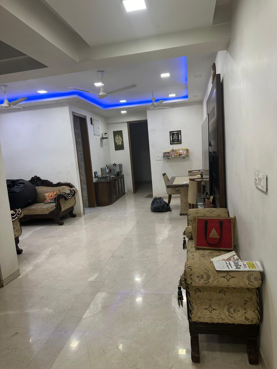 3 BHK + Servant Room Apartment For Rent in Dosti Ambrosia